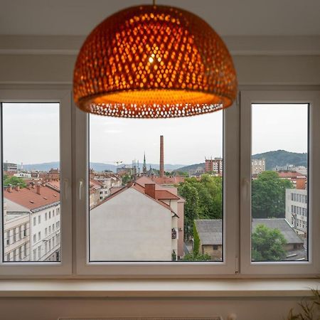 Elegant Tour As Studio Gilly With Open Views And A Balcony In The Center 류블랴나 외부 사진
