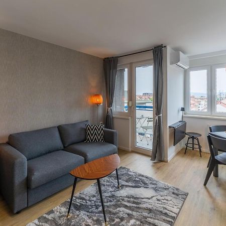Elegant Tour As Studio Gilly With Open Views And A Balcony In The Center 류블랴나 외부 사진
