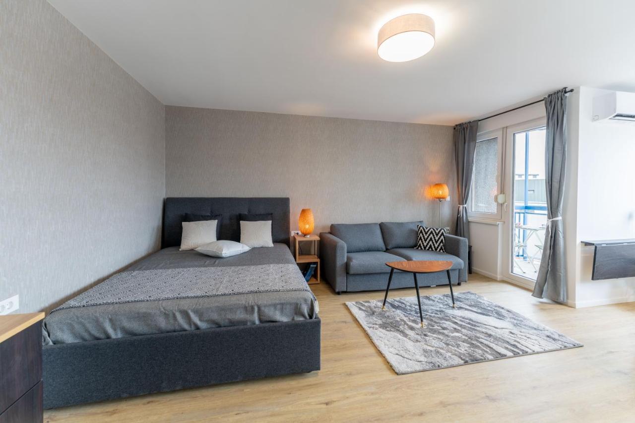 Elegant Tour As Studio Gilly With Open Views And A Balcony In The Center 류블랴나 외부 사진