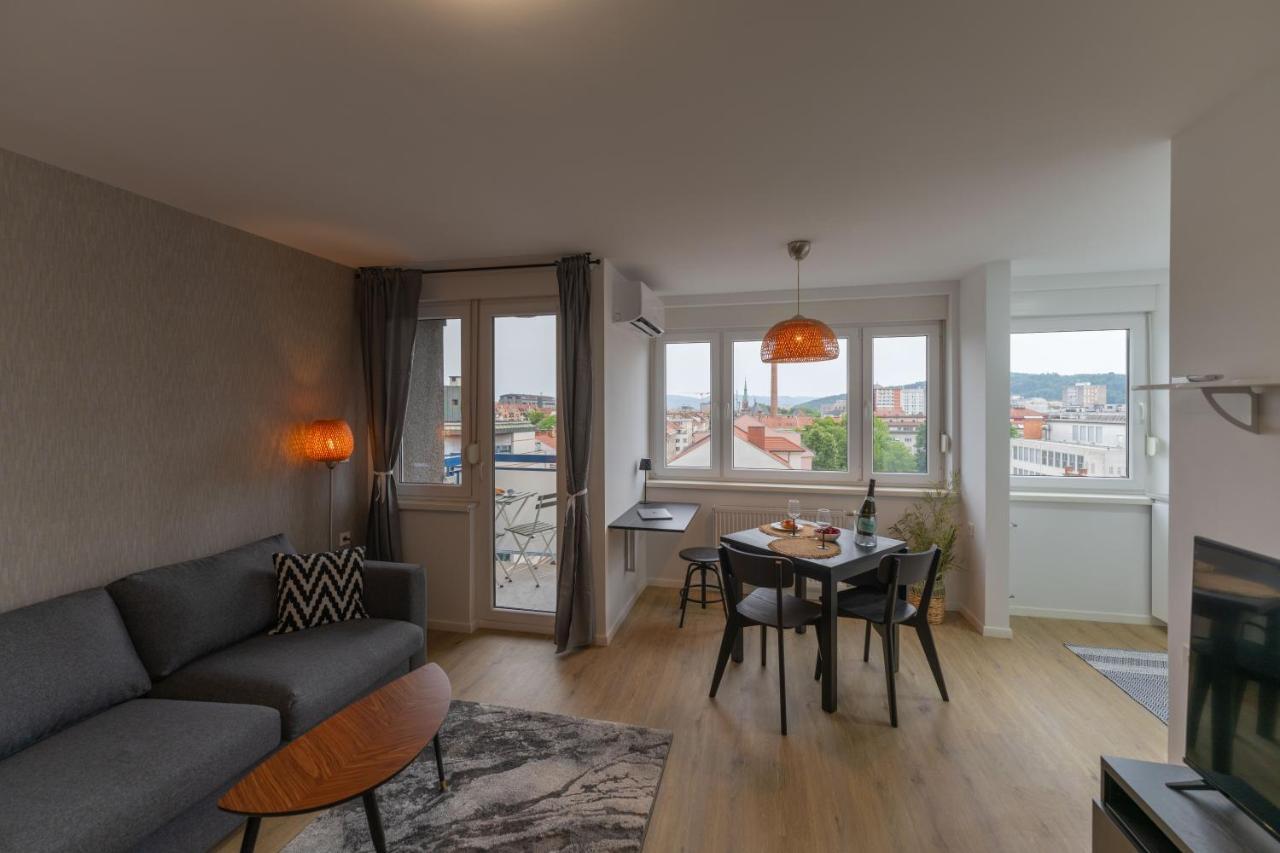 Elegant Tour As Studio Gilly With Open Views And A Balcony In The Center 류블랴나 외부 사진