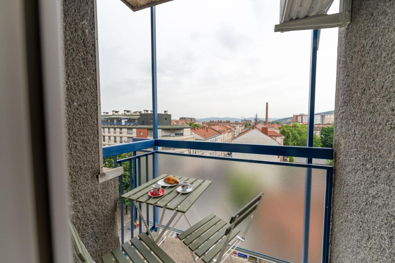 Elegant Tour As Studio Gilly With Open Views And A Balcony In The Center 류블랴나 외부 사진
